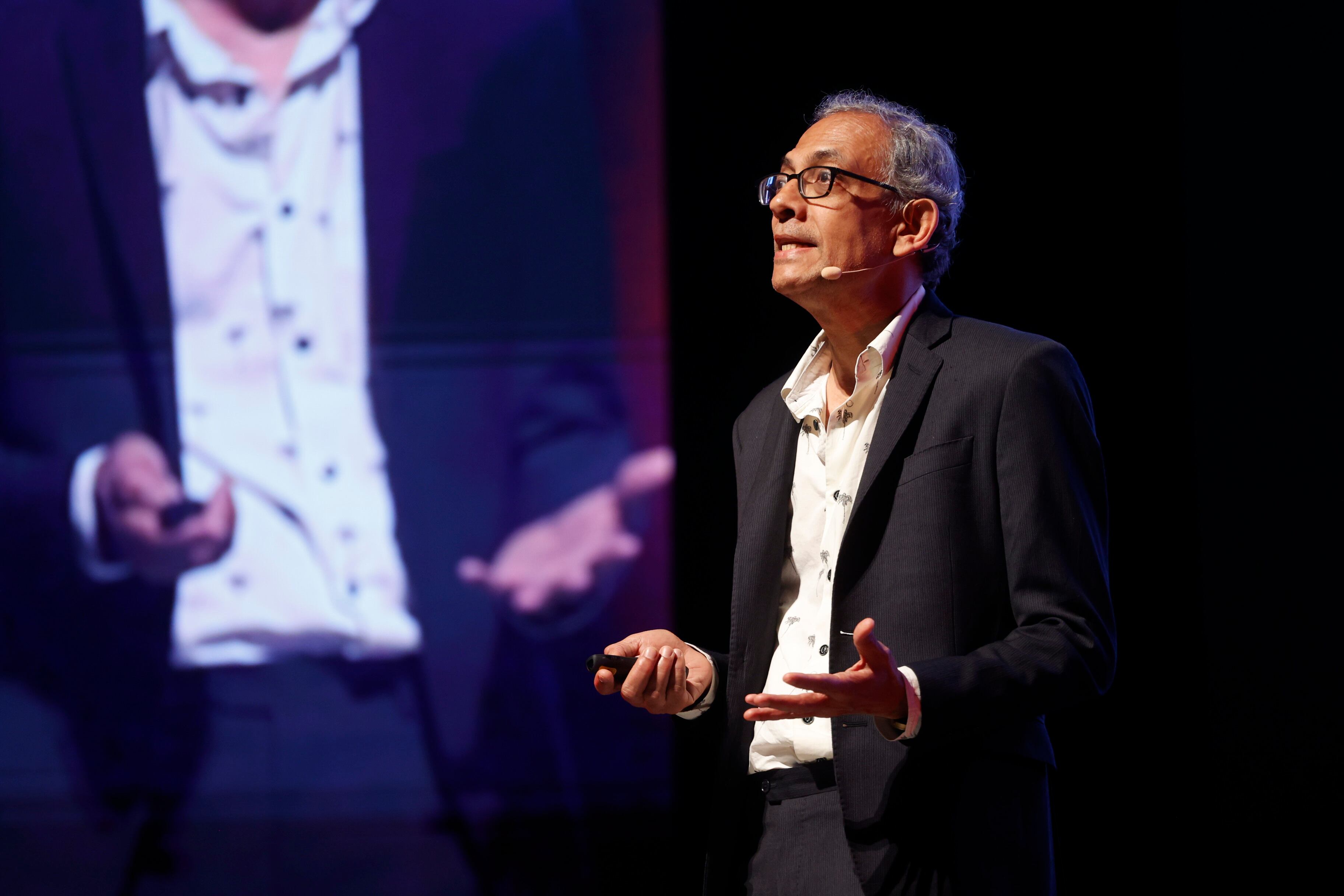 Abhijit Banerjee, premio Nobel de Economía en 2019, en la clausura del Viglobal Summit 2023