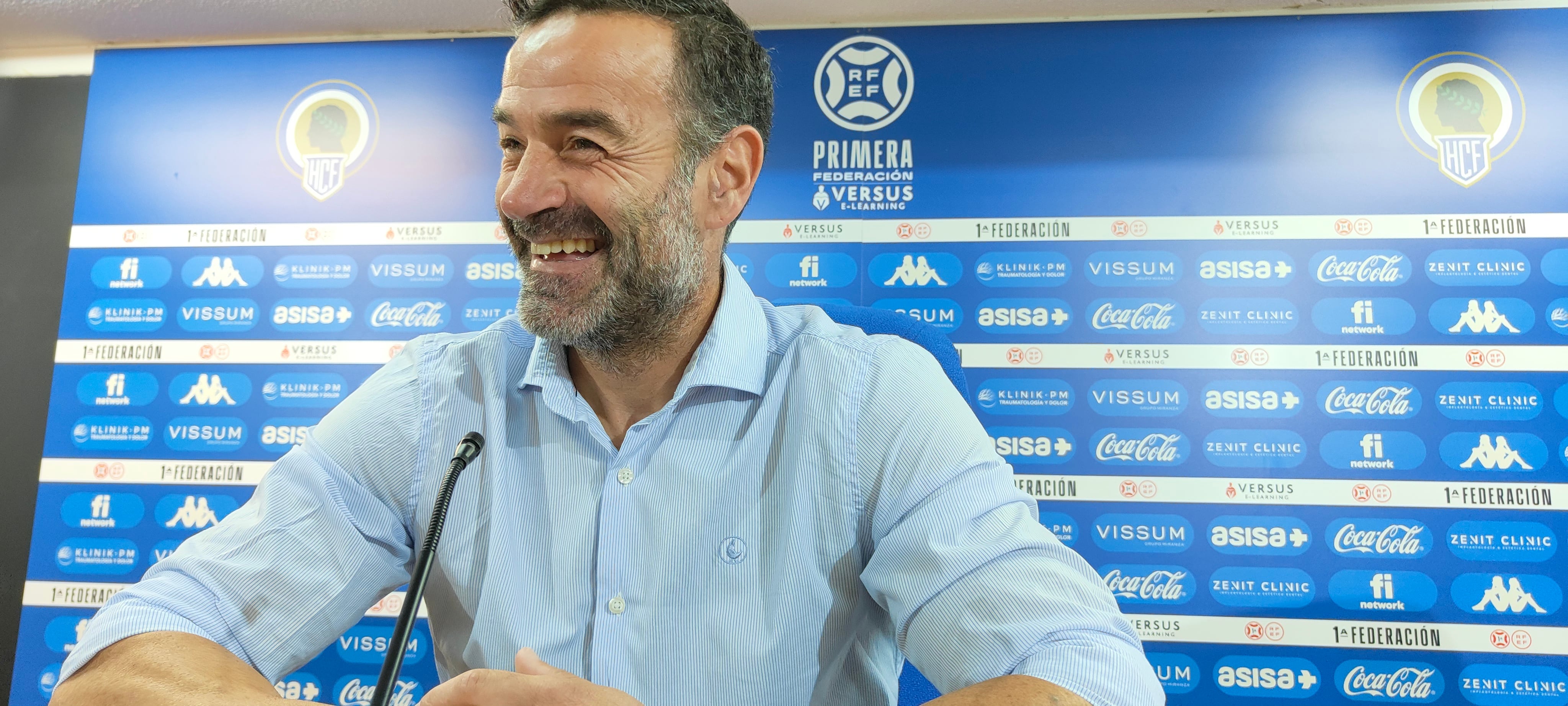 Paco Peña, director deportivo del Hércules, en la sala de prensa del Rico Pérez