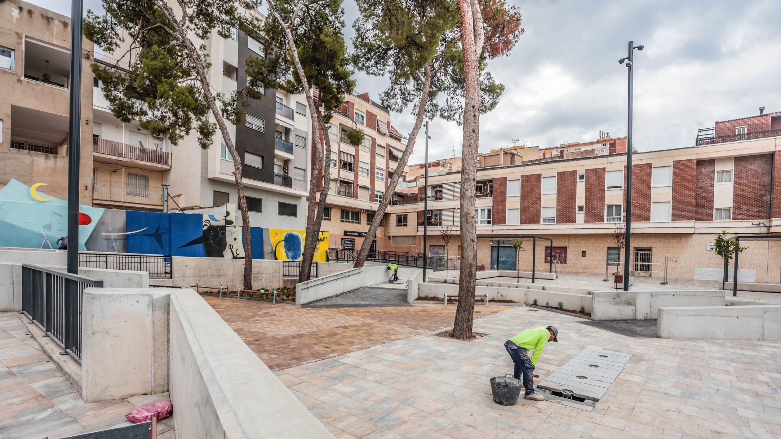 Finalizan las obras de remodelación de la plaza Joan Miró de Elda