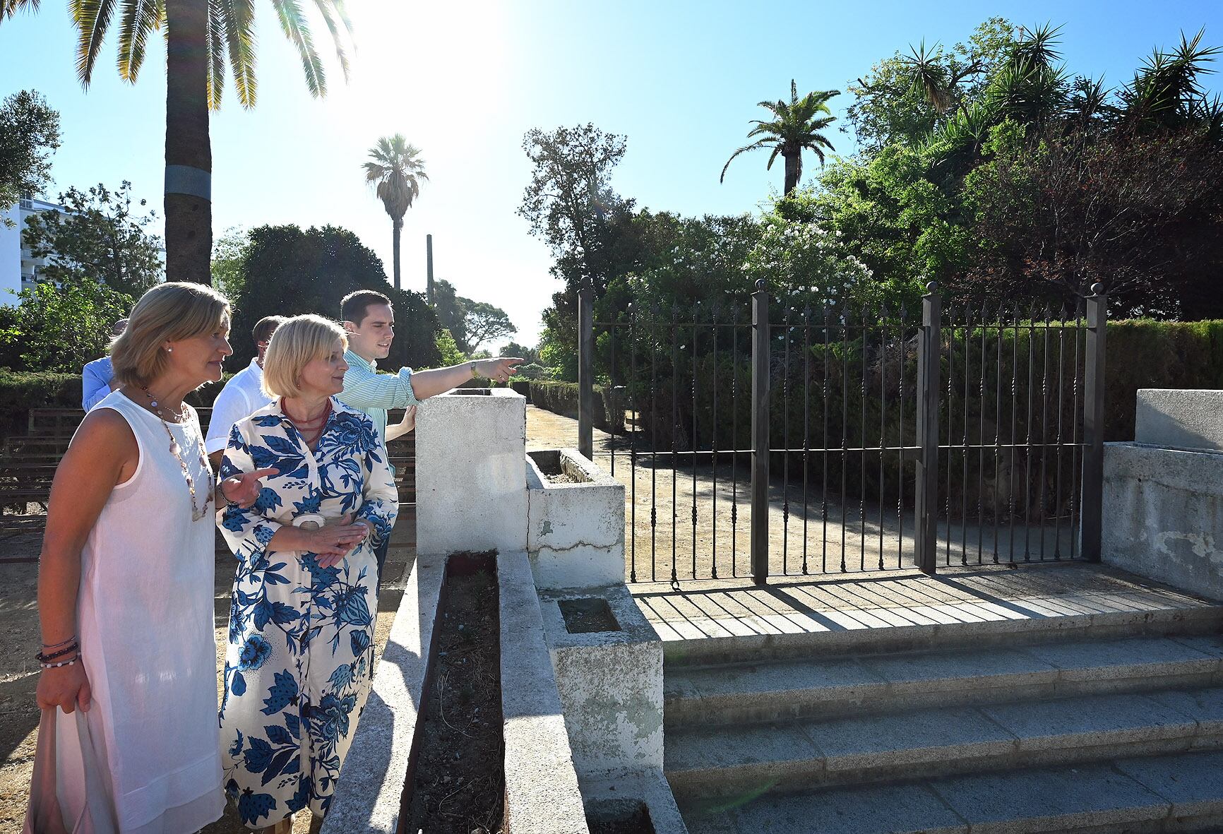 La alcaldesa durante su visita al Parque de El Retiro