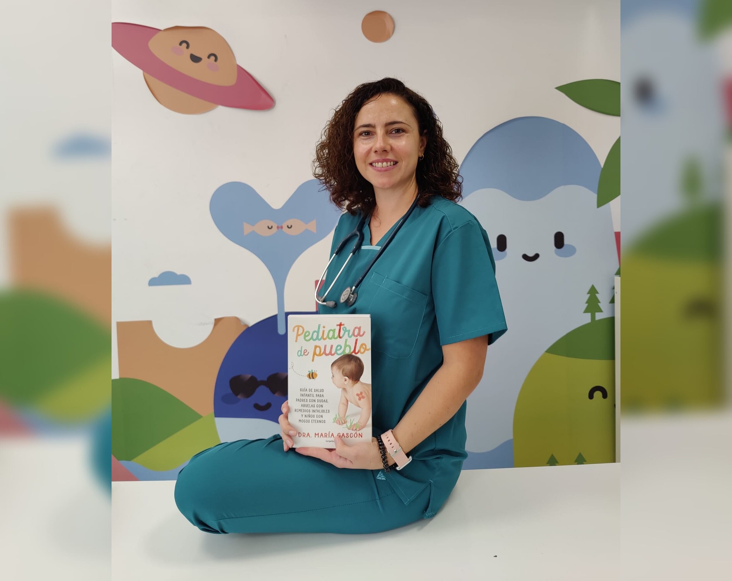 María Gascón es conocida en redes sociales como @pediatra_de_pueblo