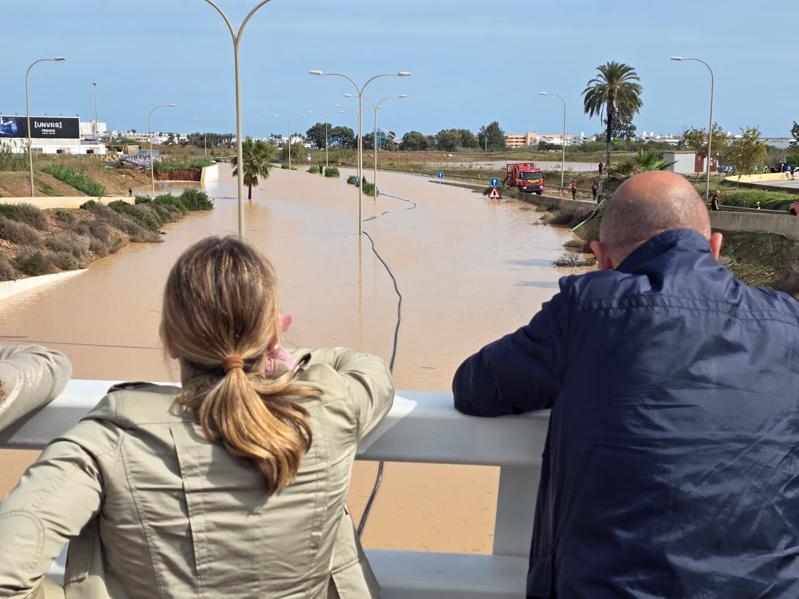 Prohens y Marí viendo una de las zonas inundadas por la tormenta en octubre
