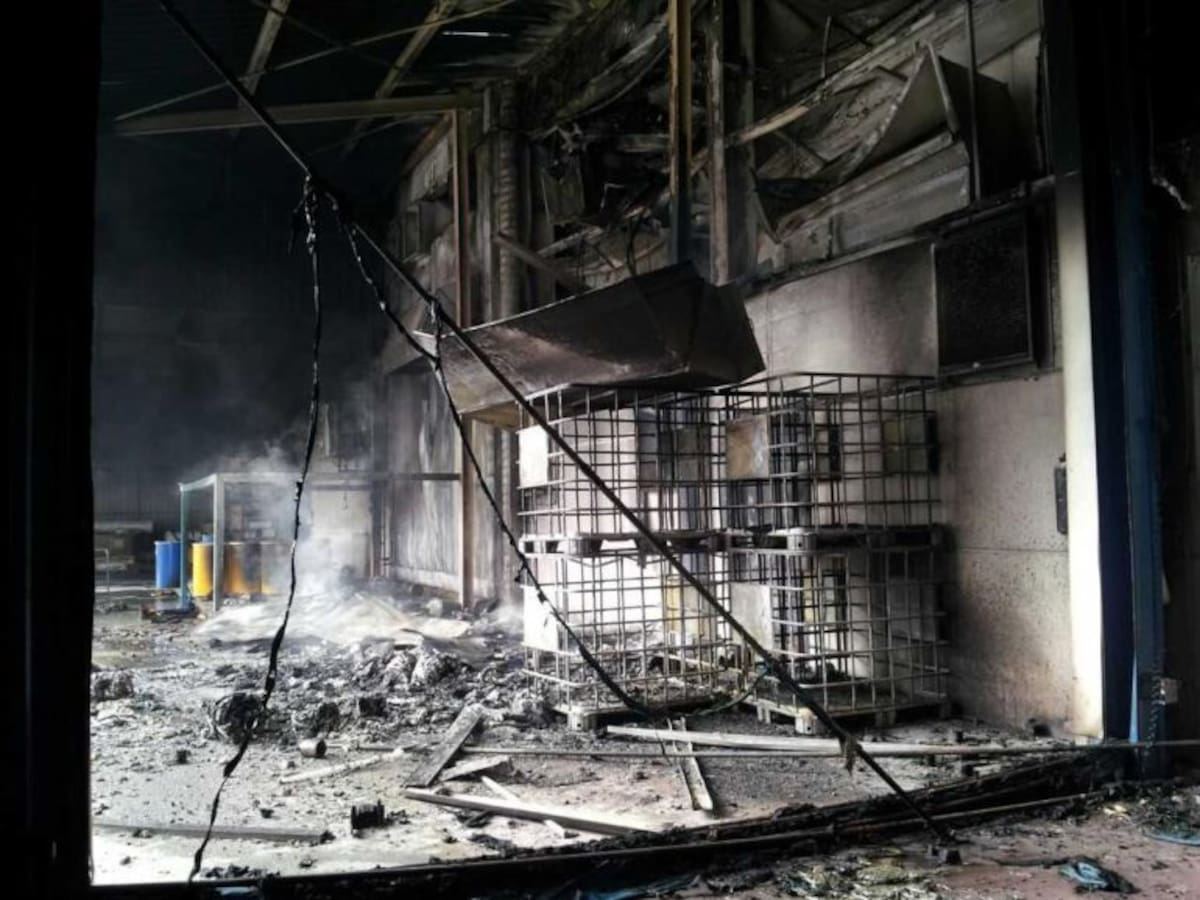 Así ha quedado el pabellón quemado de Aernnova