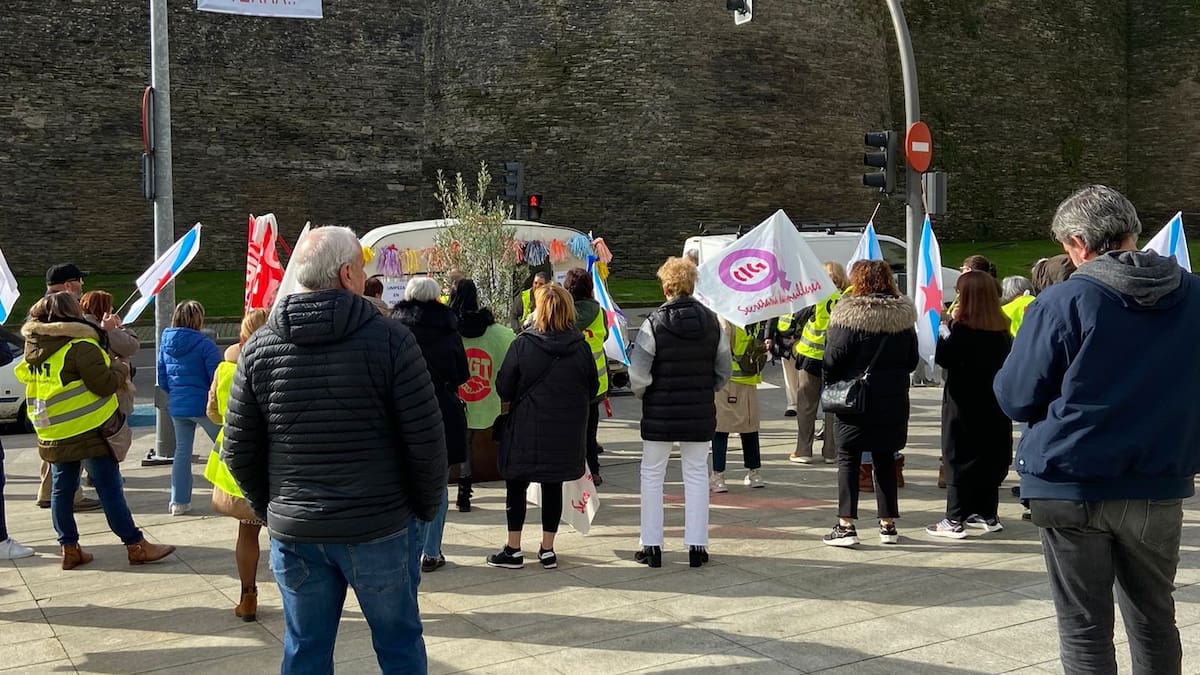 Las limpiadoras celebran el fin de la huelga