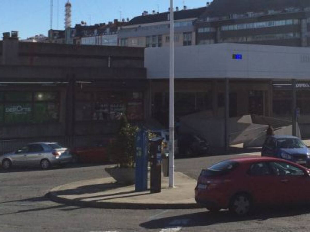 La conselleira avisa de que puede implantar su plan de buses sin acuerdo