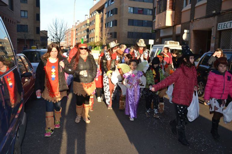 El Carnaval va por barrios. Imagen de la Asociación de Vecinos de San Antonio
