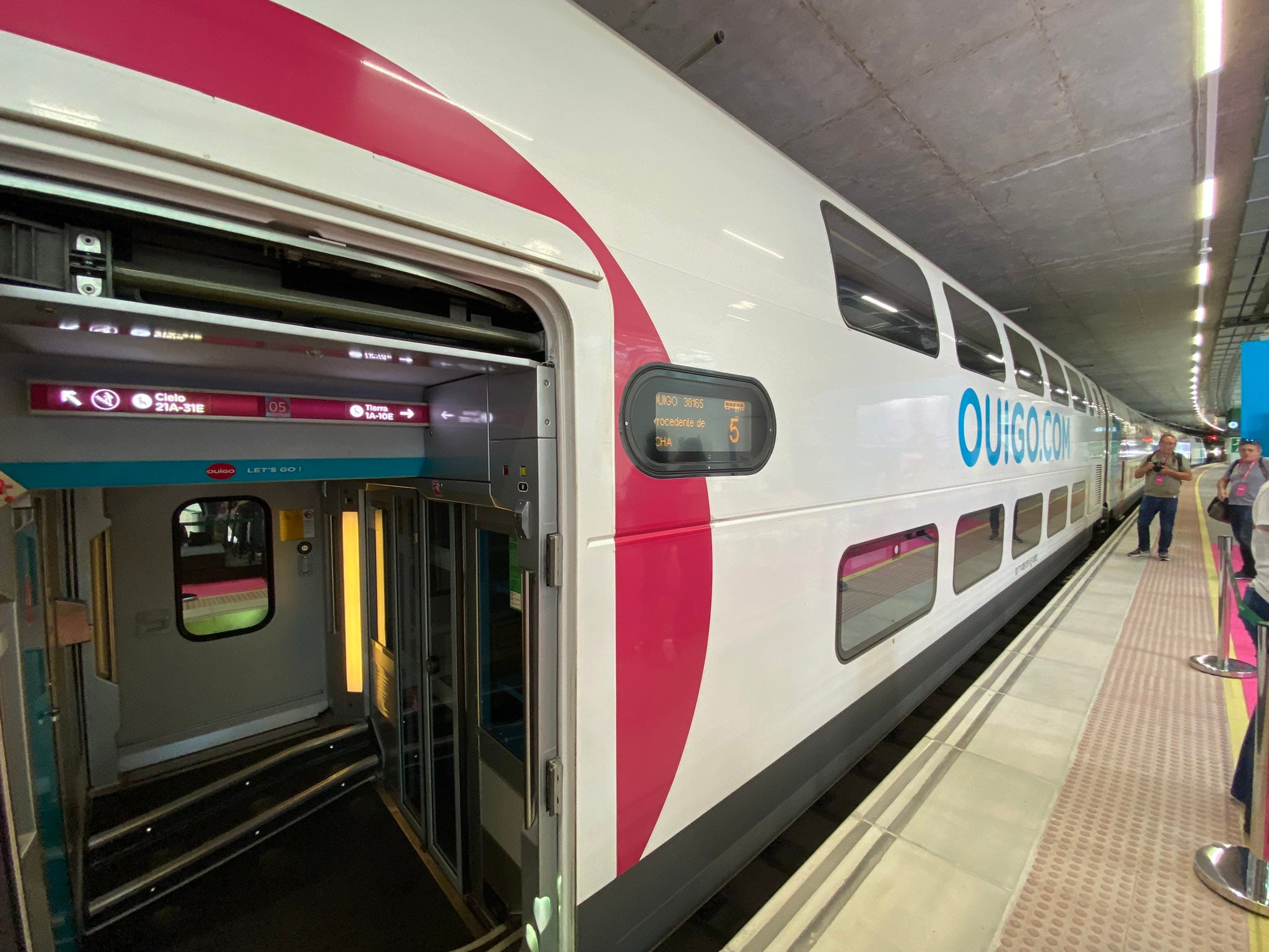 Ouigo presenta los trenes que conectarán Murcia  y Madrid