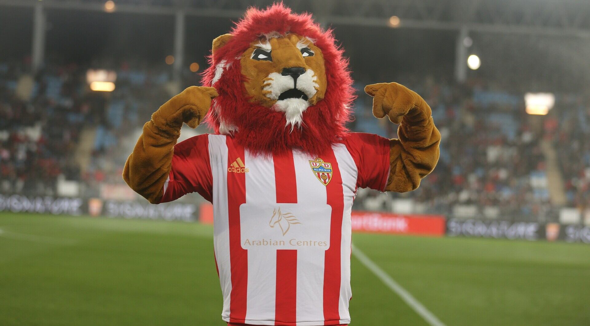 La primera imagen de Rozam como mascota del Almería data de 2019.