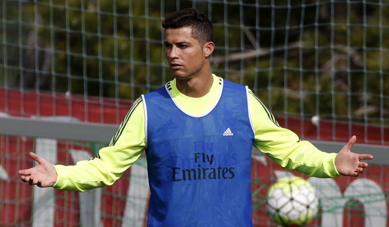 El delantero portugués del Real Madrid Cristiano Ronaldo durante el entrenamiento