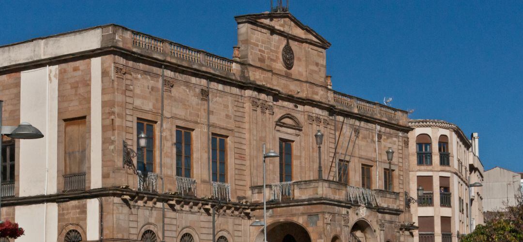 El Ayuntamiento de Linares, cuya fachada principal se muestra en la fotografía, no ha solicitado las ayudas del ARRU.