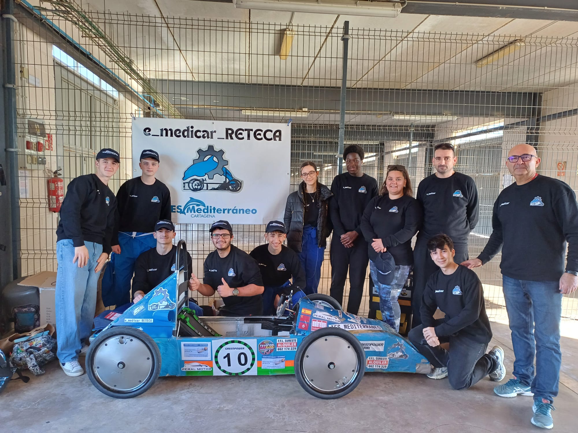 Los alumnos del IES Mediterráneo logran una invitación para el mundial de ingeniería escolar pero necesitan diez mil euros para costear la logística del viaje