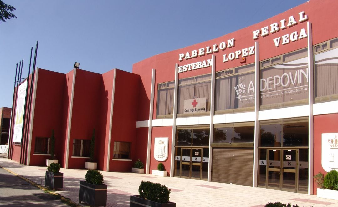 Imagen de archivo de la fachada del Pabellón Ferial de Valdepeñas 