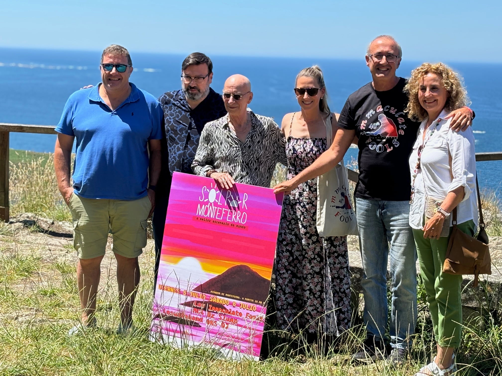 El alcalde de Nigrán con  Kevin Weatherill, líder de Immaculate Fools en Monteferro.