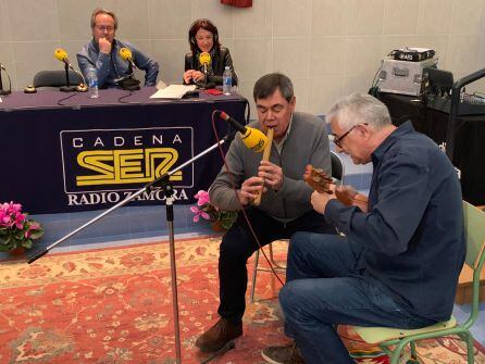 Alberto Jambrina y Luis Barrueco durante la actuación en directo