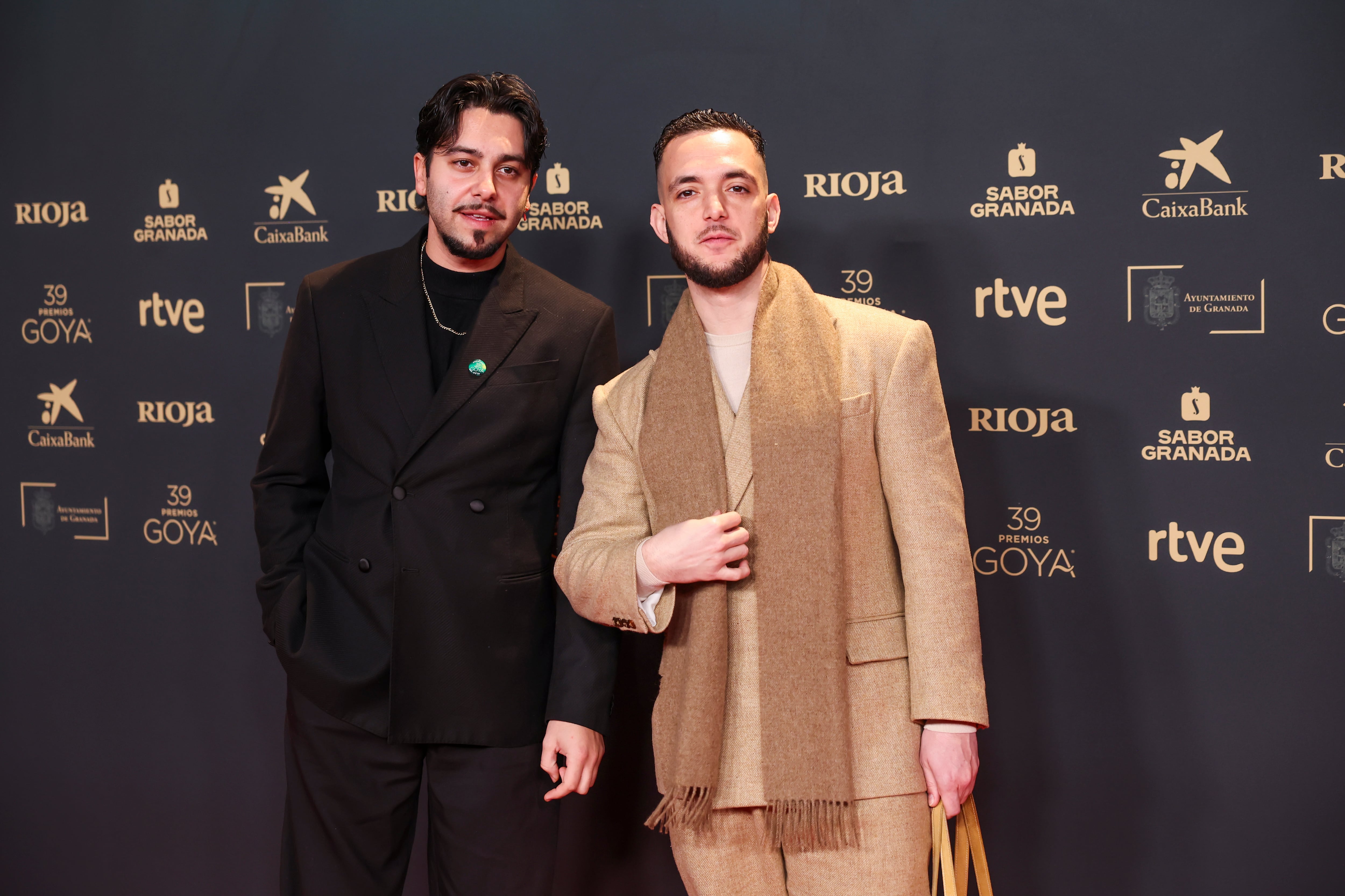 Yerai Cortés (i) y Antón Alvarez (C. Tangana) de &#039;La guitarra flamenca de Yerai Cortés&#039; nominada a Mejor Película Documental, a su llegada al photocall del encuentro de nominados de los 39 edición Premios Goya, . EFE/ Kiko Huesca