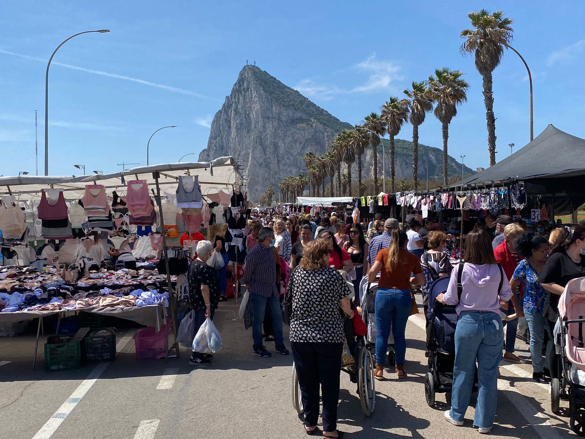 Mercadillo en La Línea