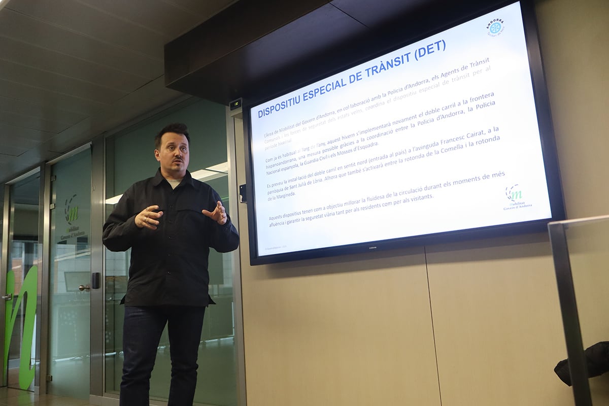 El cap d'Àrea de Mobilitat, Dani Boneta, ha presentat el dispositiu especial que s'aplicarà a la xarxa viària durant la temporada d'hivern