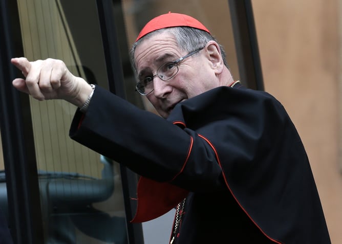 El cardenal Roger Mahony, de la Archidiócesis de Los Ángeles, en el Vaticano