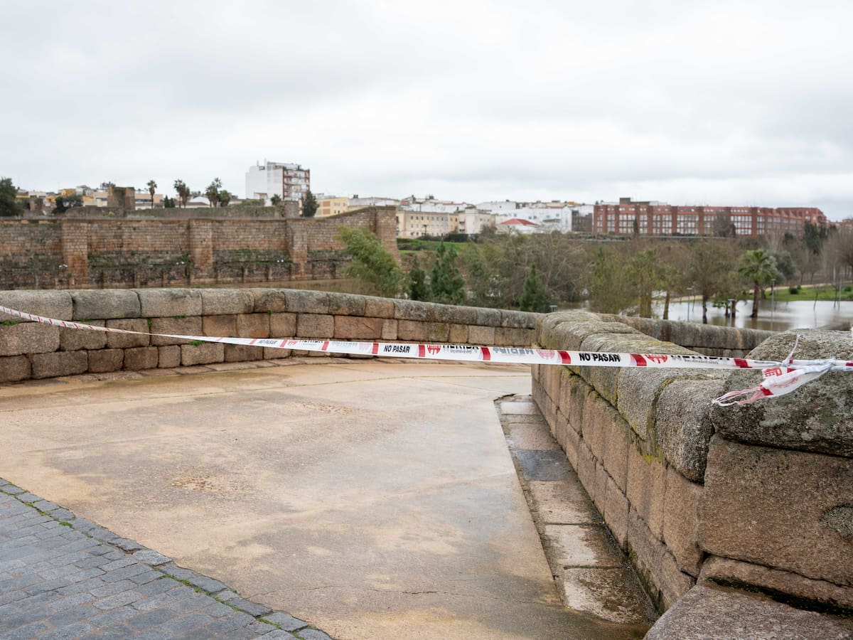 Precaución ante la alerta roja por la posible crecida de caudales en Mérida