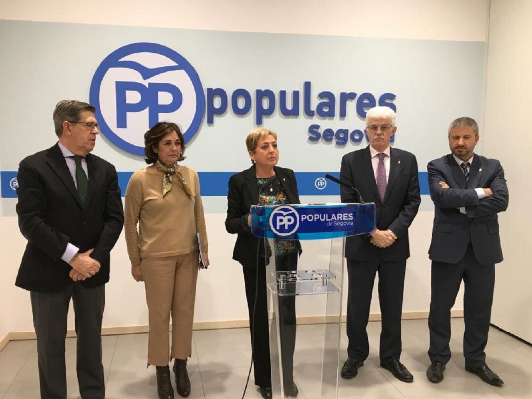 Los parlamentarios populares han analizado el proyecto de presupuestos del Gobierno socialista 