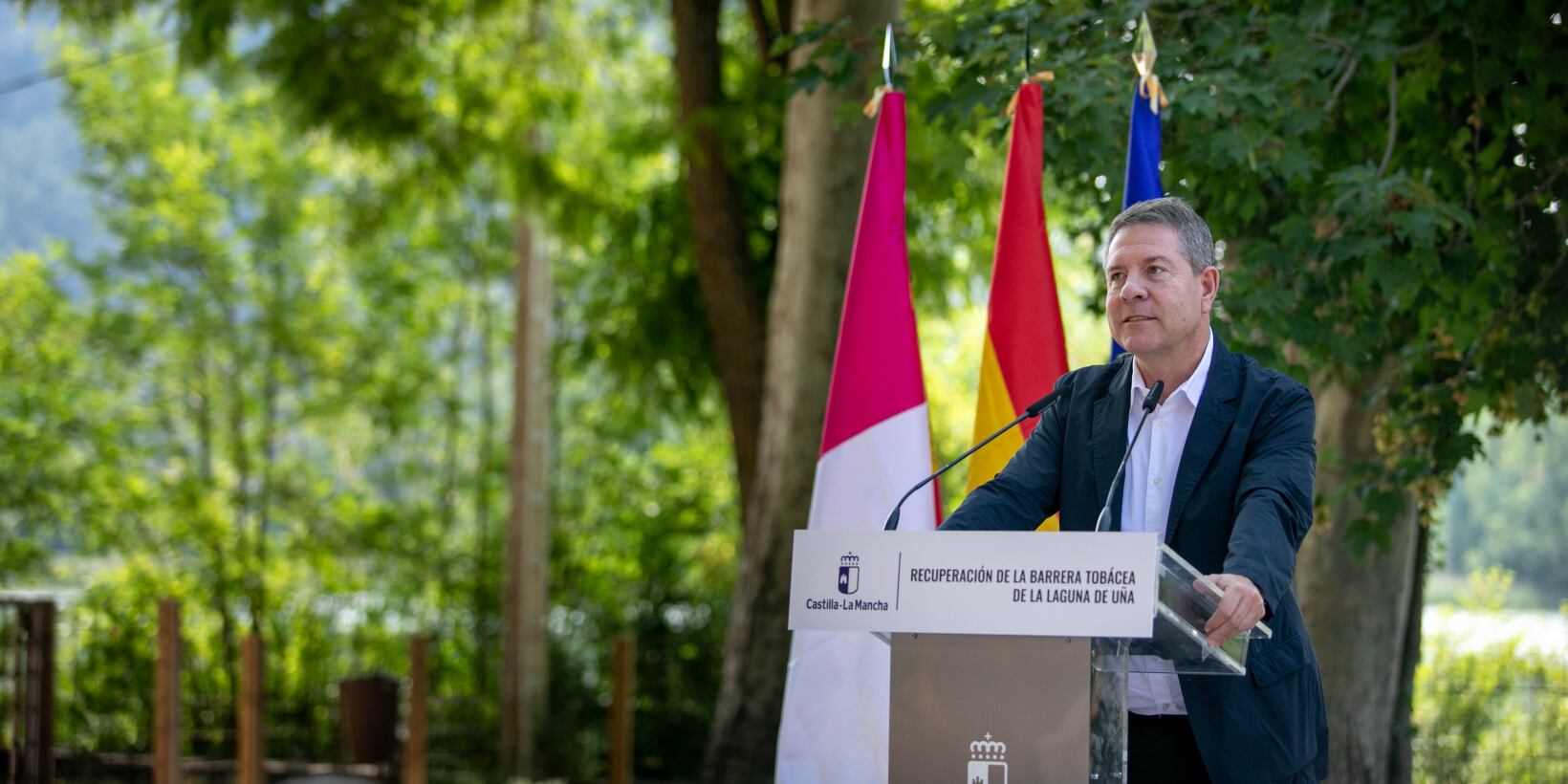 El presidente de Castilla-La Mancha, Emiliano García-Page, inaugura la recuperación de la laguna tobácea de Uña