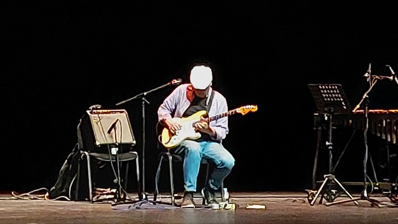 Juanjo Respuela en el Teatro Concha Espina de Torrelavega con &#039;Notas al Margen&#039;.