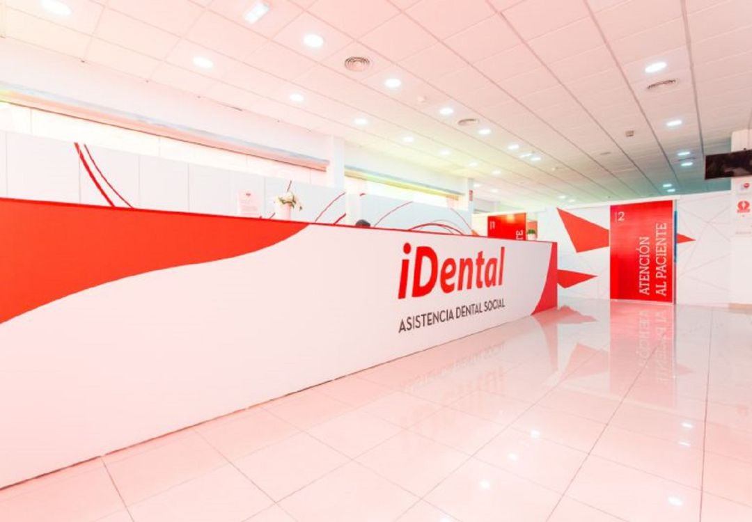 La Policía registra las 23 sedes de iDental en España