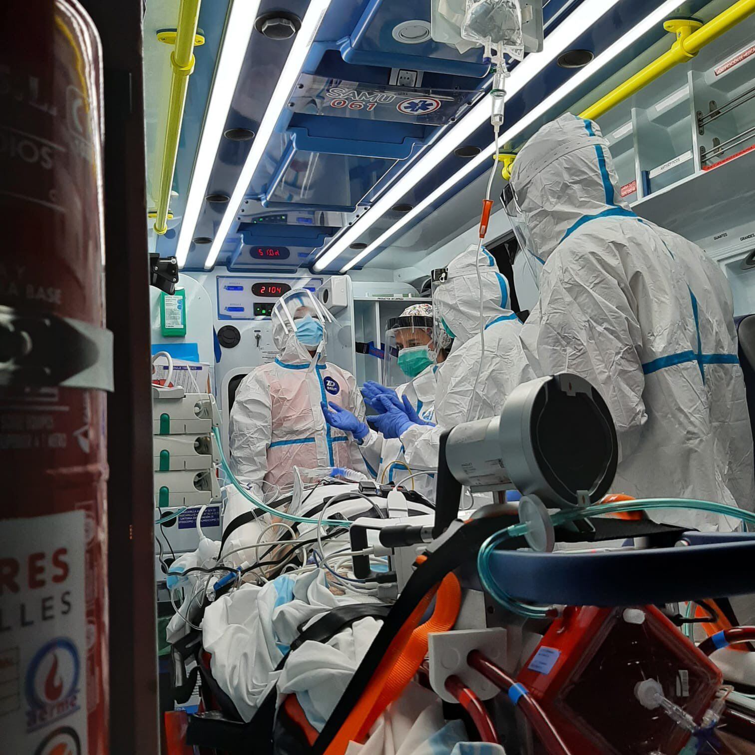 Es va traslladar a un pacient del Mateu Orfila a Palma amb respiració extracorpòria.