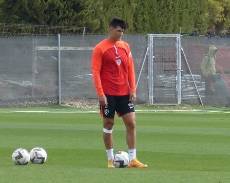 Cristian Salvador en un entrenamiento con la SD Huesca