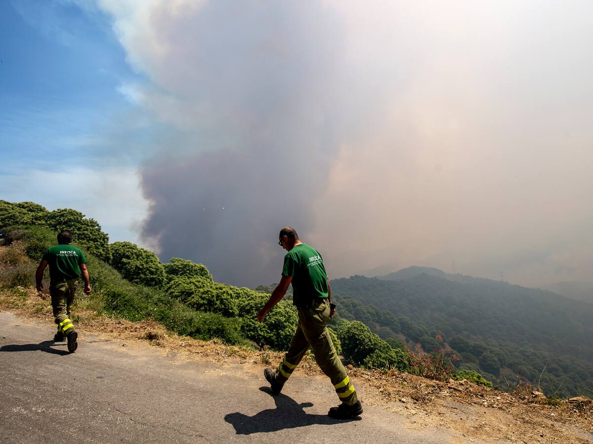 La inversión térmica, el fenómeno que ha complicado la extinción del incendio de Pujerra