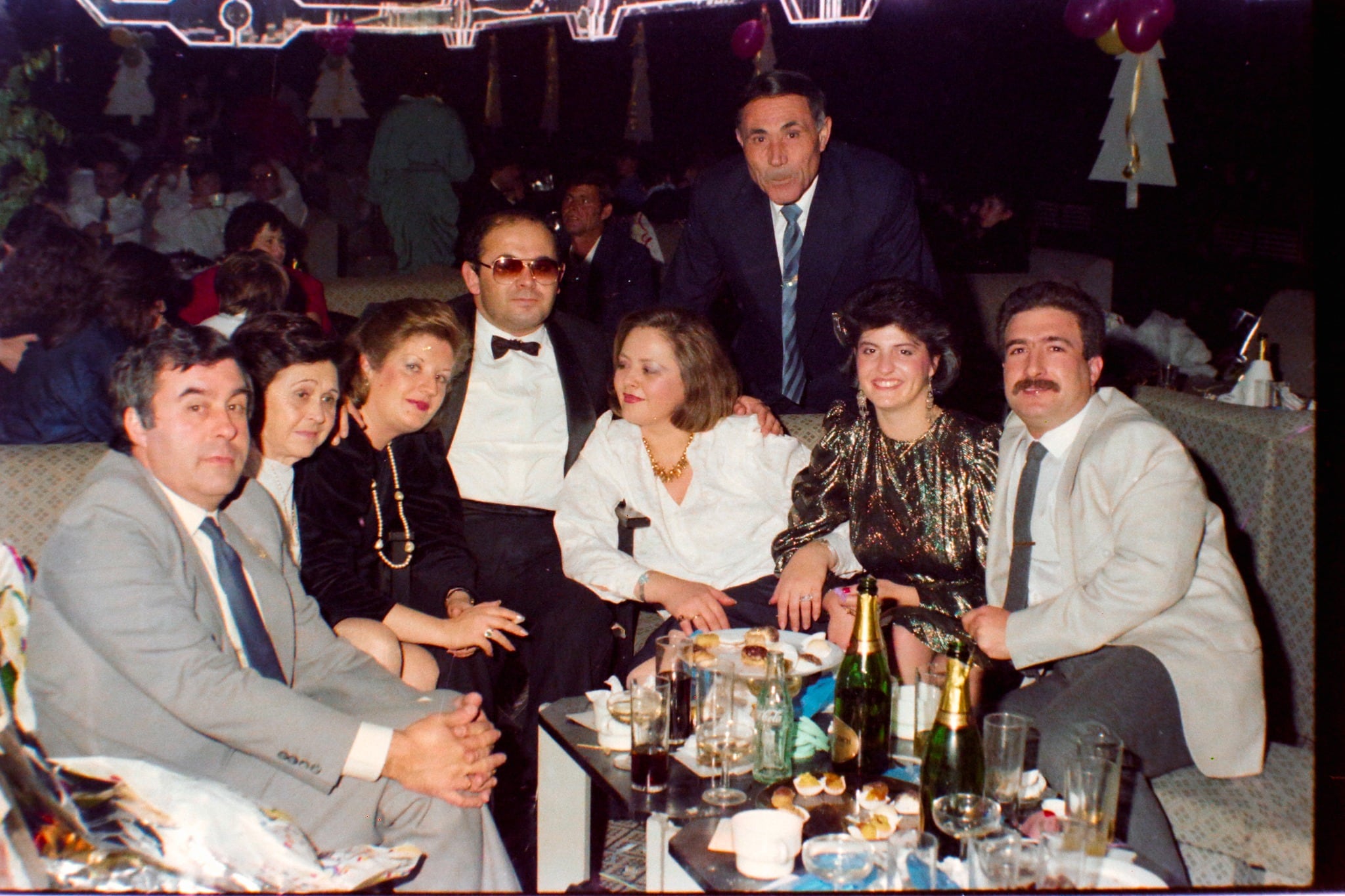 Nochevieja de 1986. Fotografías procedentes del Fondo Juan Manuel Oujo Sirvent.  (Archivo Municipal de Cartagena)