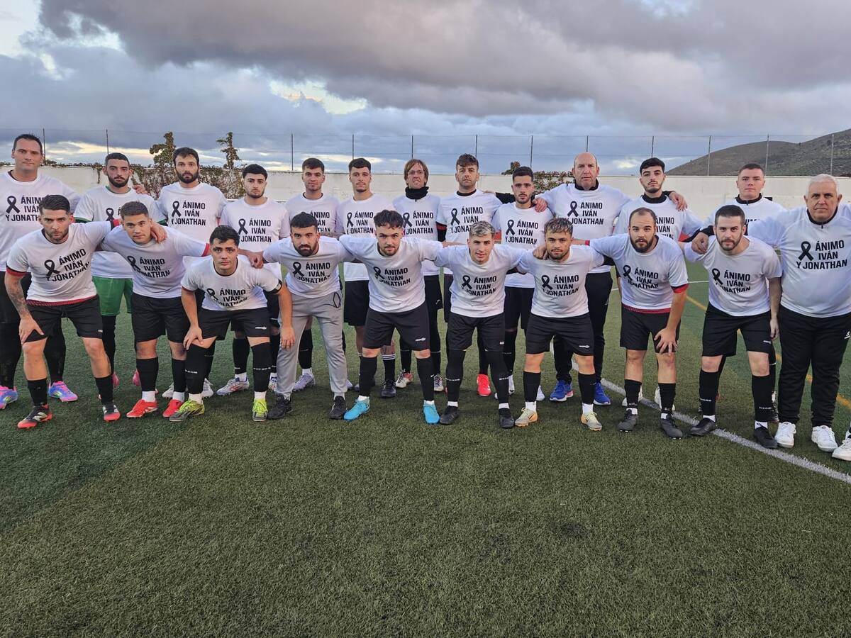 El Jodar C.F. se da un festín (5:1), con goles de Maikel, Deco (2) y Joselillo (2), ante un C.D. Rus E.F. , que se adelanto en el marcador, en un partido en el que el colegiado anulo hasta 4 goles a los locales