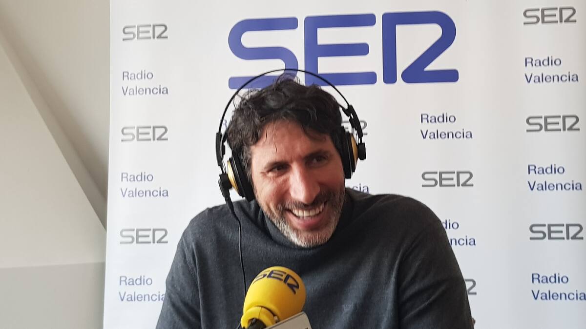 Álex Mumbrú: "Necesitamos a La Fonteta contra Olympiakos; tenemos que ser 6.000 contra 5"