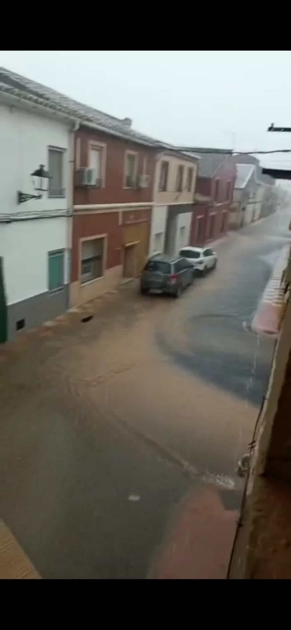 Momento de la caída de la tromba de agua