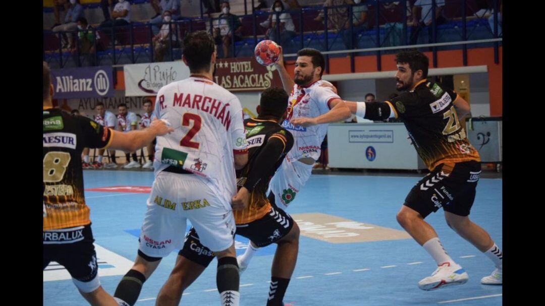 Natán Suérez no podrá estar en el debut europeo del ABANCA Adema