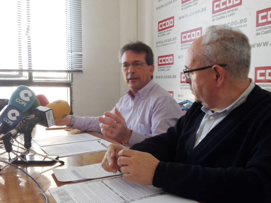 Los responsables provinciales de Comisiones Obreras, Manuel Prieto, y de UGT, Ángel Del Carmen