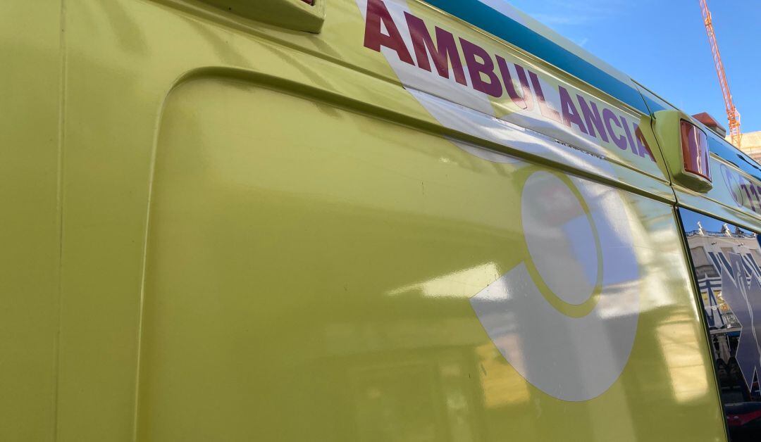 Imagen de archivo de una ambulancia en Valdepeñas (Ciudad Real) 