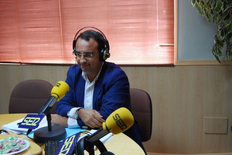 Daniel Ortiz en los estudios de SER MADRID OESTE