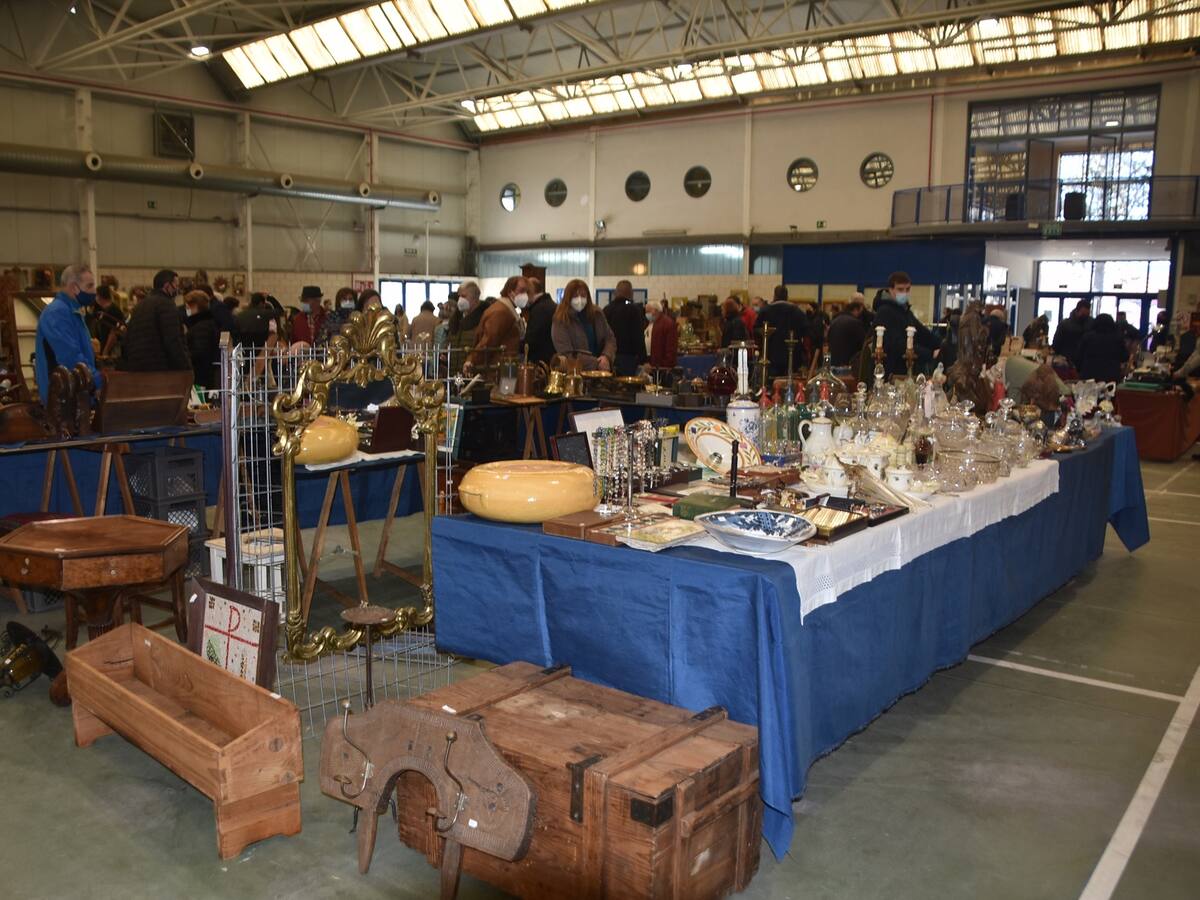Gran éxito de convocatoria en El Desván, la feria del desembalaje de Barbastro