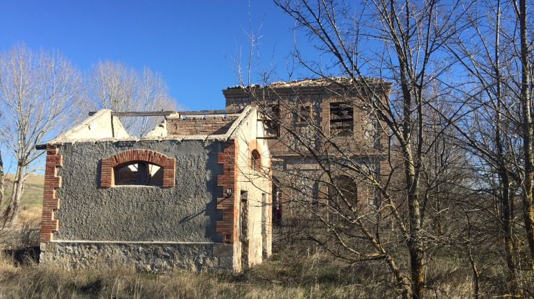 Estación abandonada de La Melgosa (Cuenca).