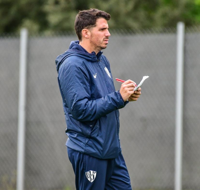 Adrián Sipán lleva once temporada en el cuadro técnico de la SD Huesca
