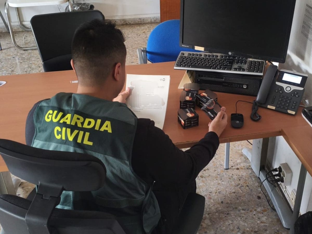 Un detenido por robar 37 balizas V16 en Fraga