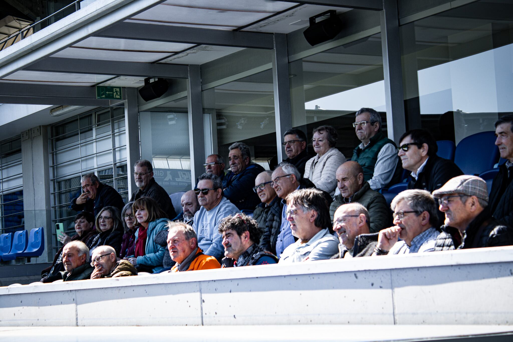 La SD Huesca rinde homenaje a los abonados que cumplen 65 años en este 2025