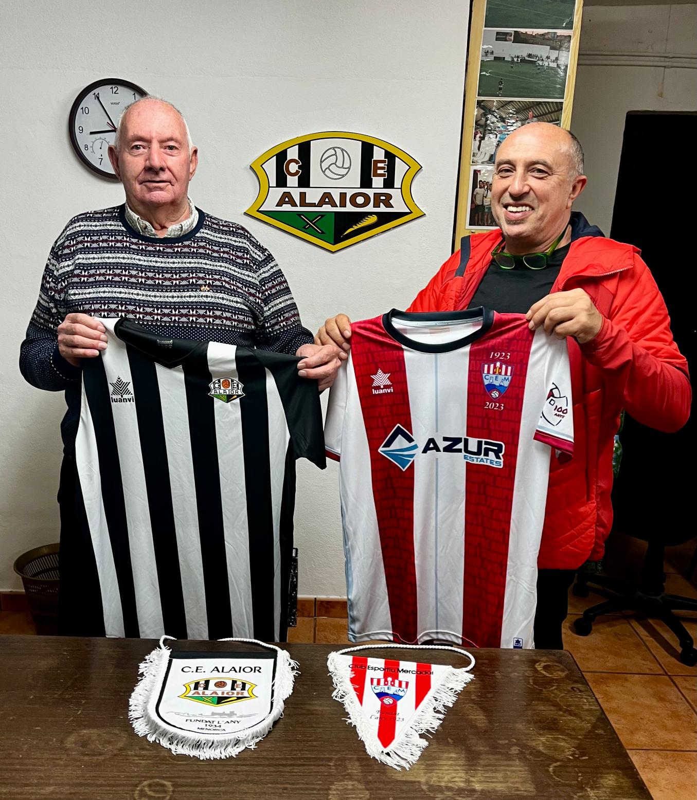 Els presidents dels dos clubs van voler demostrar la cordialitat existent entre les dues entitats.