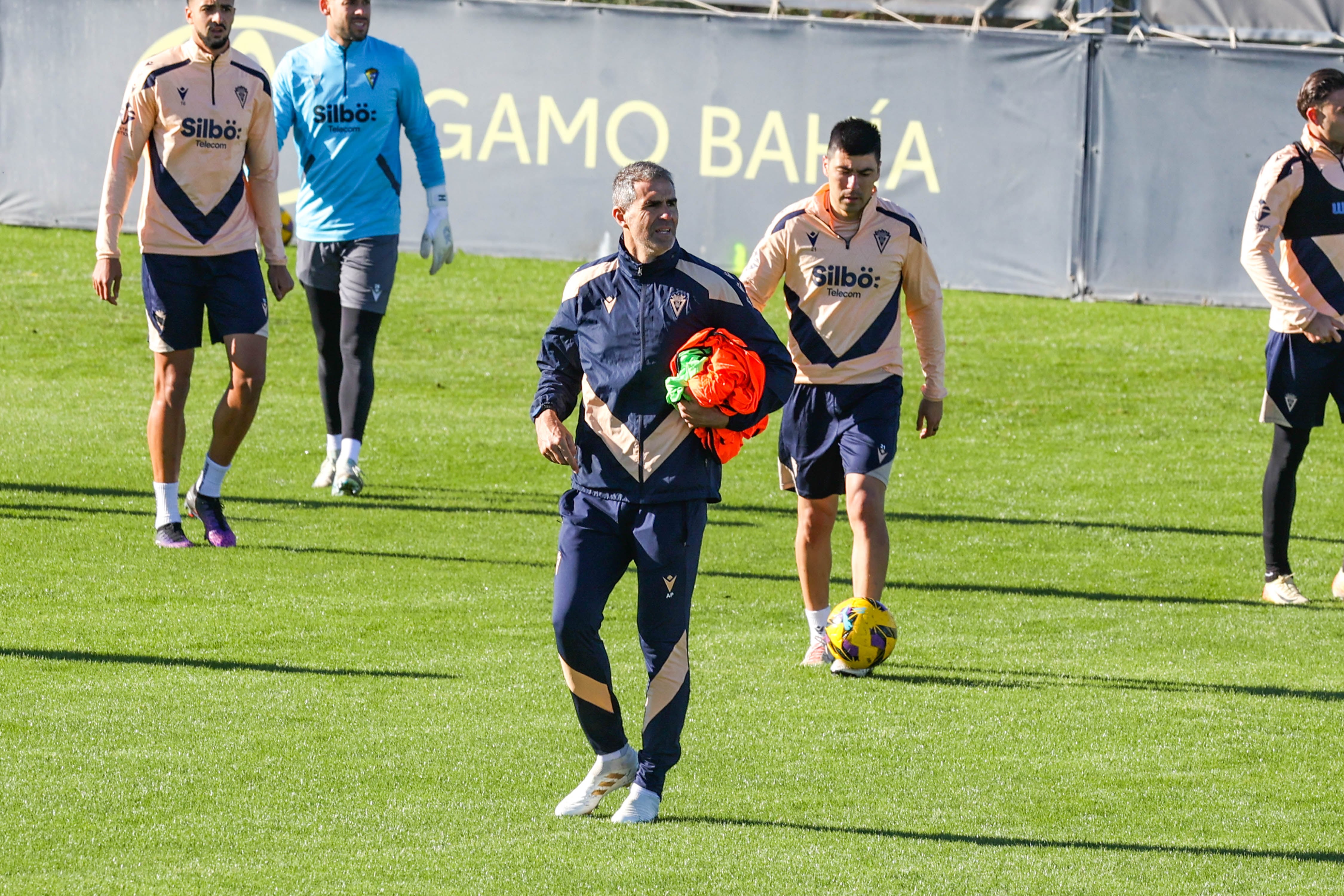 Gaizka Garitano en su primer entrenamiento con el Cádiz CF.