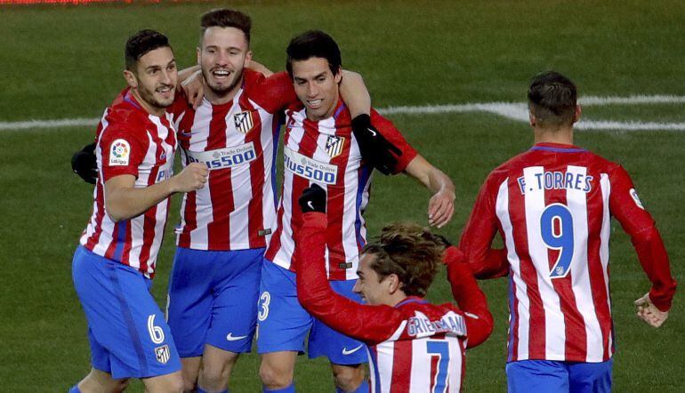 Los jugadores del Atlético celebran un gol