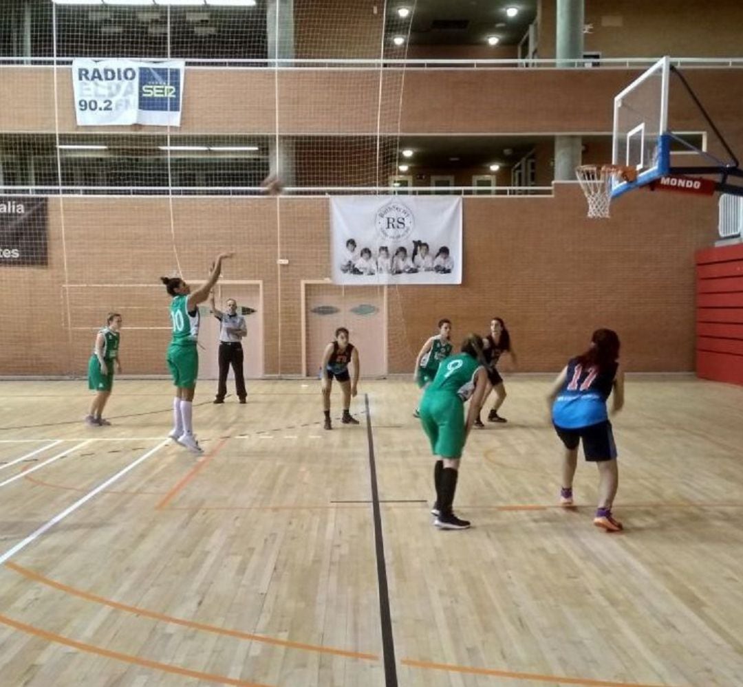 El C. B. Elda Fem. ha empezado el Campeonato Preferente con otro aire