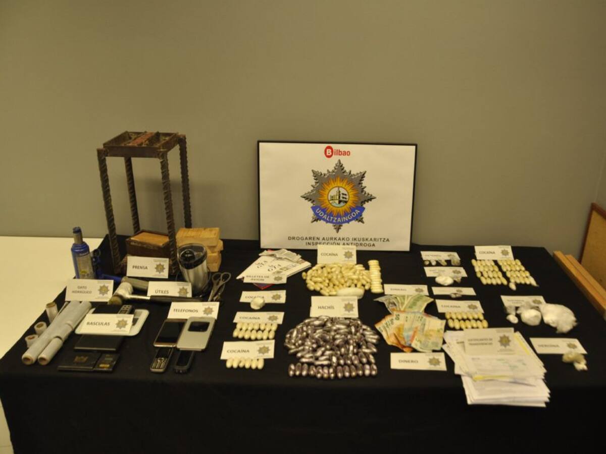 Tres detenidos en Bilbao, dos de ellos "mulas" con 1 kilo de coca en su cuerpo