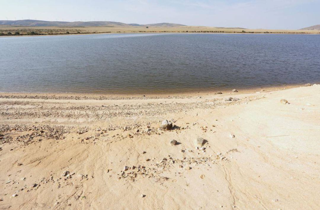 Embalse de Serones en el río Voltoya