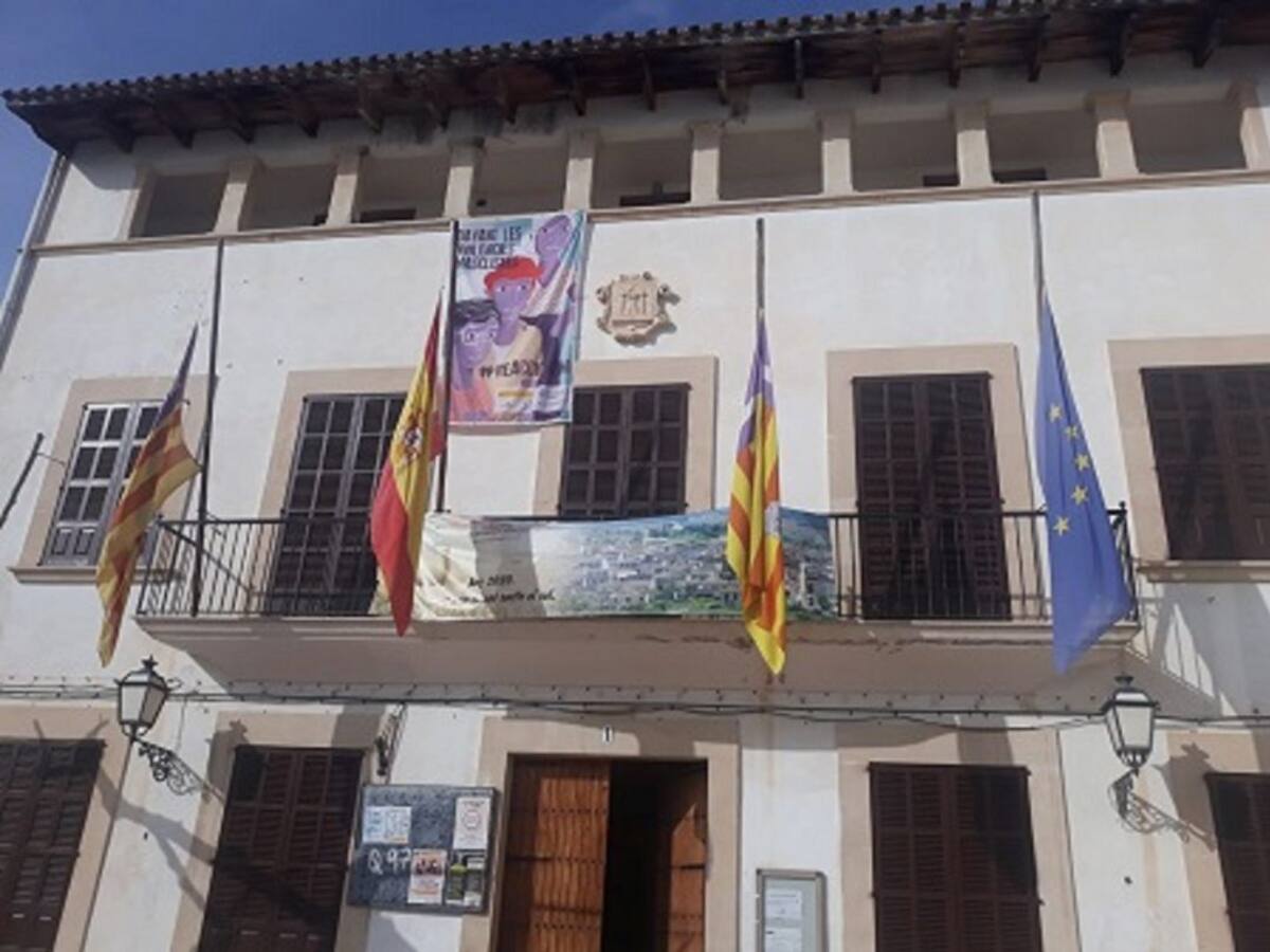 Tres días de luto oficial en el municipio de Vilafranca por la muerte del pequeño Tomeu